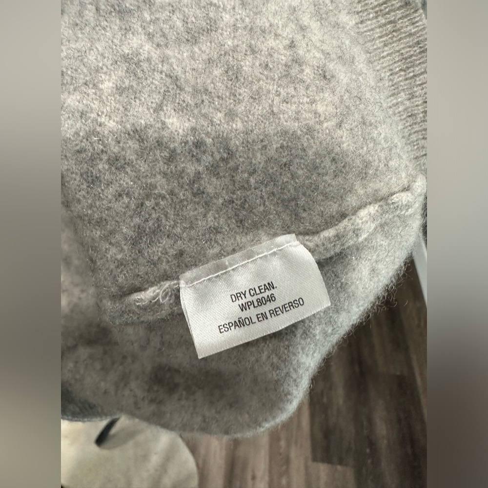 Charter Club Luxury 100% Cashmere Gray Sweater Size Large Soft V-Neck - Picture 6 of 7